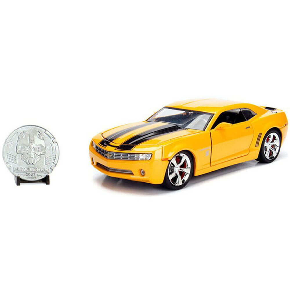 Bumblebee 2006 Chevy Camaro 1:24 Scale Hollywood Ride