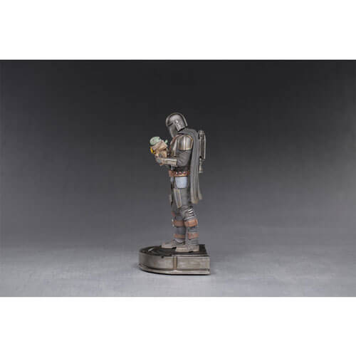 The Mandalorian Mandalorian and Grogu 1:10 Scale Statue