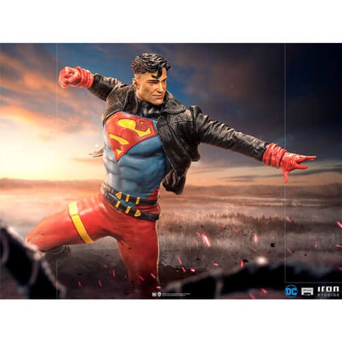 Superman Superboy 1:10 Scale Statue