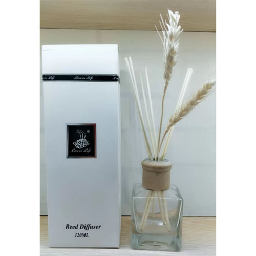 Aromatic Reed Diffuser in a Clear Bottle with Fragrance Oil